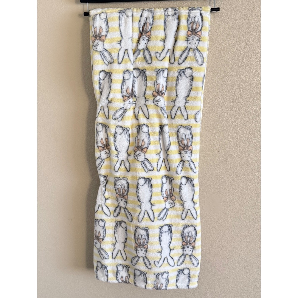 Fern Hill Home Collection Bunny Rabbit Fleece Throw Blanket Yellow White 50x70 - Picture 6 of 6